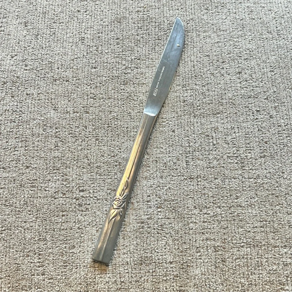 Epic Custom Stainless Rose Floral Table Knives Set of 7 Vintage Flatware